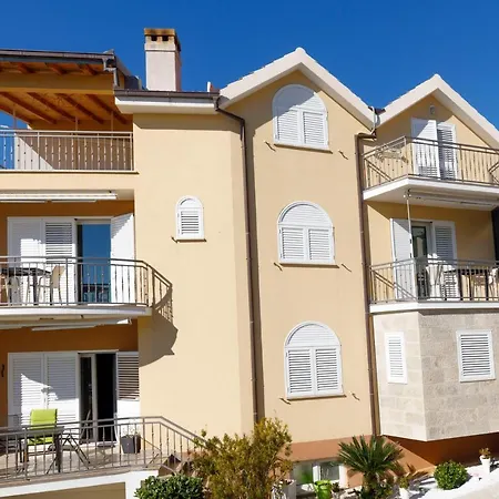 Matea Apartment Makarska