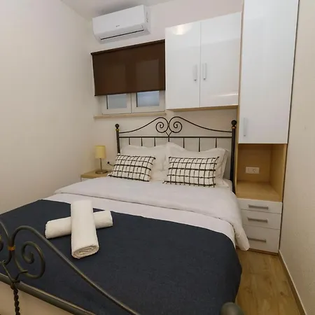 Matea Apartment Makarska